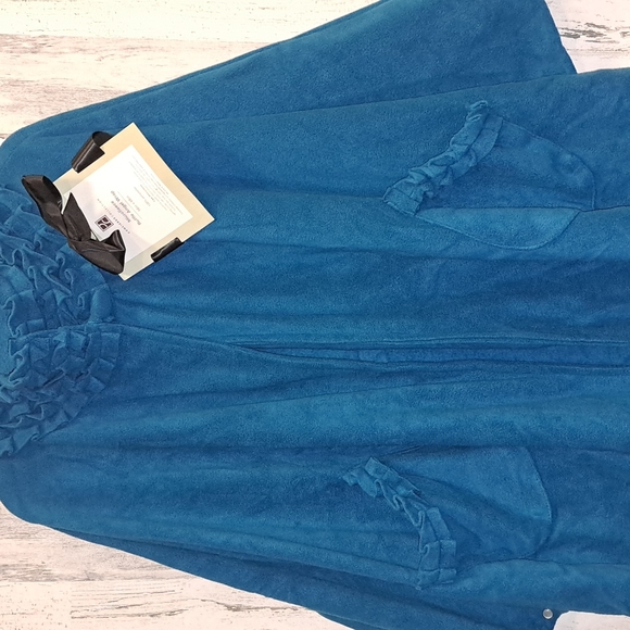 1108 Concierge Collection Microfleece Ruffle Angel Wrap - Picture 2 of 7